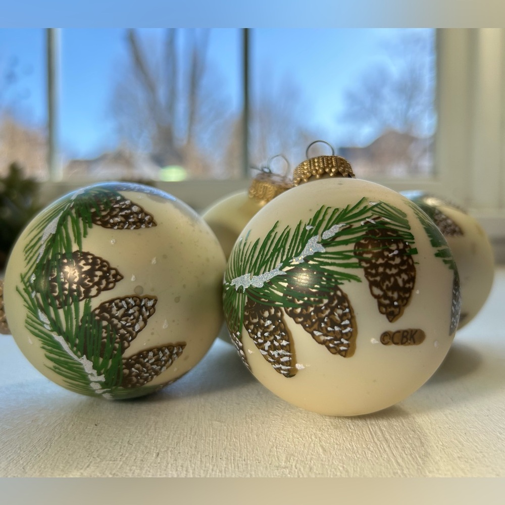 Vintage Midwest CBK Christmas Tree Ornaments Cream Pinecone Design Painted 4